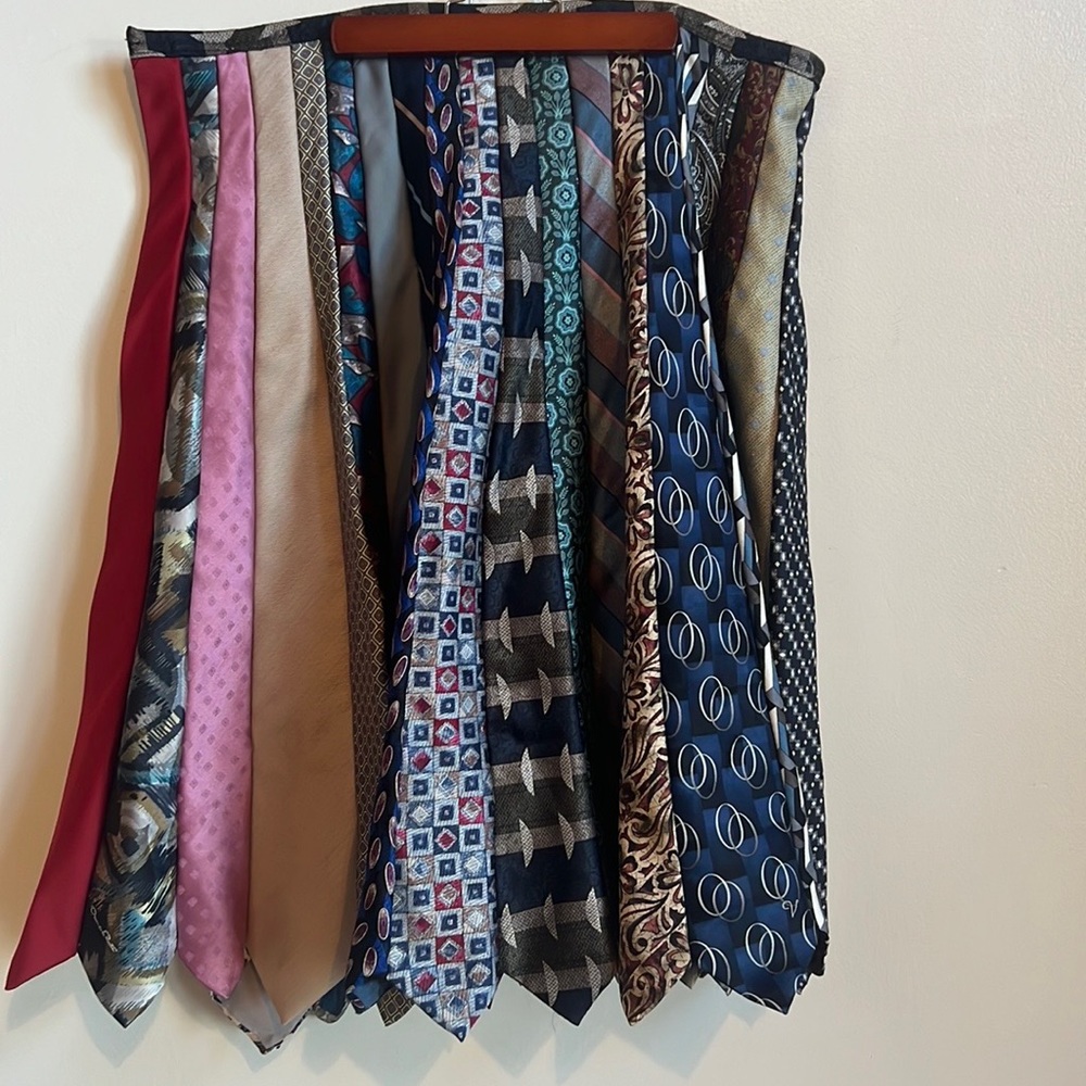 Tie skirt One of a kind, made with ties. Cape? Tree skirt. Table covering Moody - Picture 2 of 5